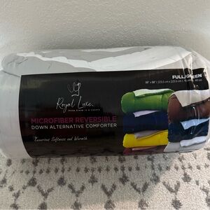 Royal Luxe Microfiber Reversible Comforter White and Gray Down Alternative F/Q